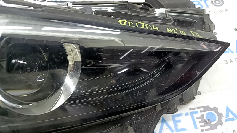 Фара передняя правая в сборе Mazda 3 19-23 ксенон, песок