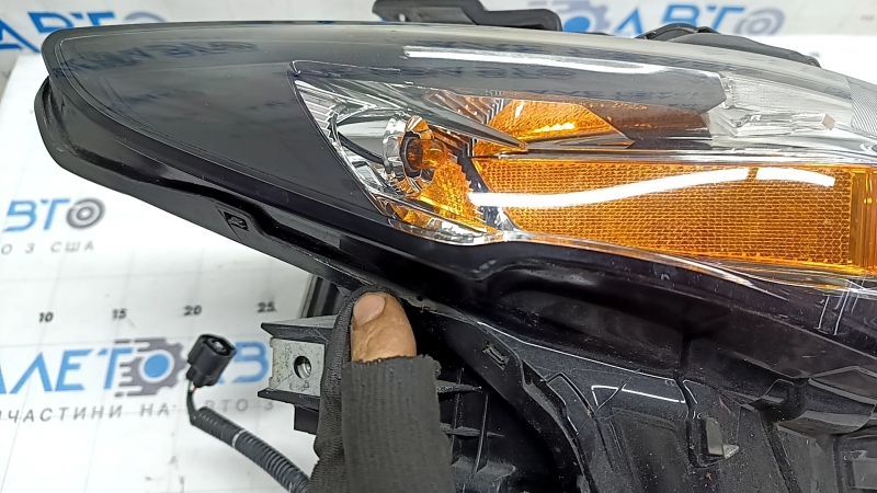 Фара передняя правая в сборе Mazda 3 19-23 ксенон, песок