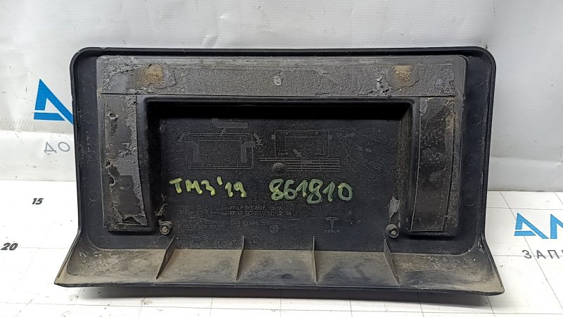 Рамка под номер передняя Tesla Model 3 18-23 структура, трещина