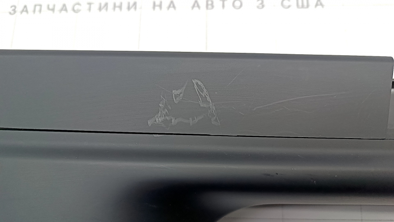 Накладка кронштейна пассажирского сидения правая Tesla Model X 16-21 в сборе, черная, царапины