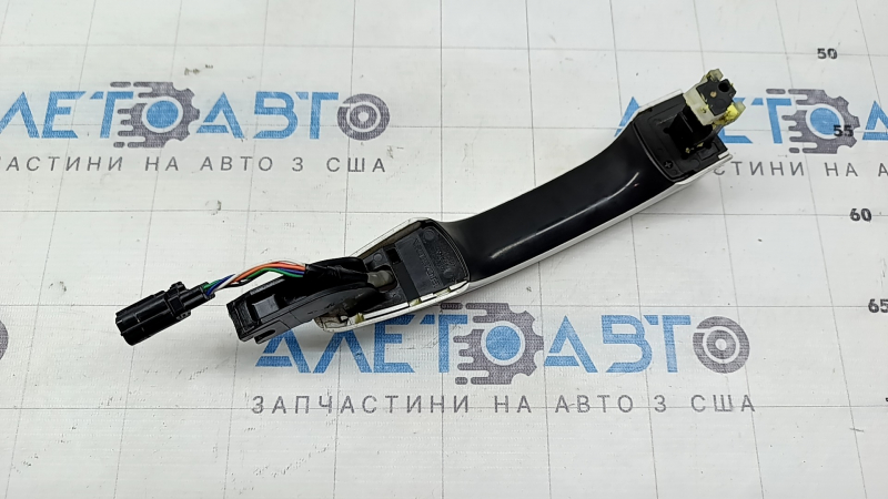 Совместимость ручки двери передней левой Honda Accord на детали, вид из стороны крепления