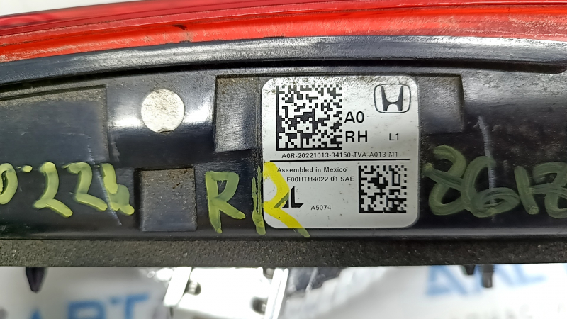 Фонарь внутренний крышка багажника правый Honda Accord 18-22 царапины