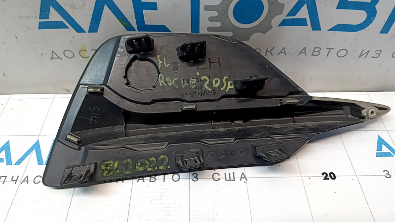 Решетка переднего бампера левая Nissan Rogue Sport 20-23 с молдингом, SL, скол, песок