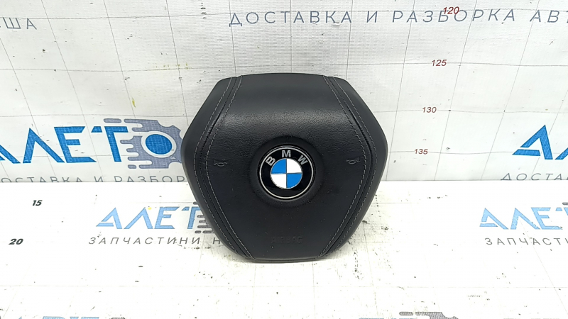 Подушка безопасности для руля BMW 5 G30 2017-2023, без видимых дефектов.