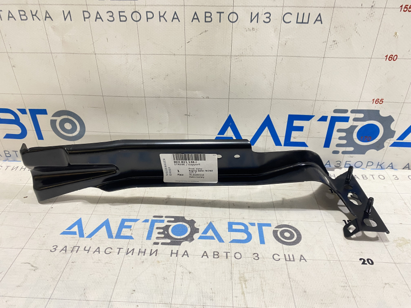 Кронштейн крыла правый Audi A4 B8 13-16 рест