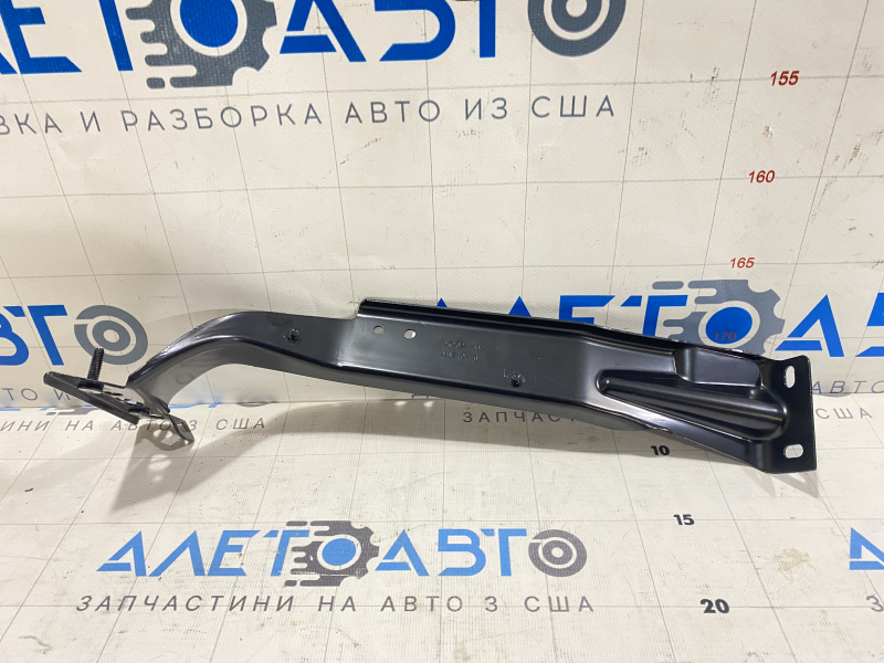 Кронштейн крыла правый Audi A4 B8 13-16 рест