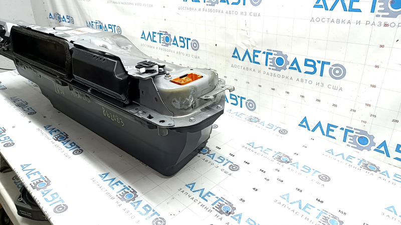 Аккумуляторная батарея Honda Accord 18-22 с верхним ракурсом.