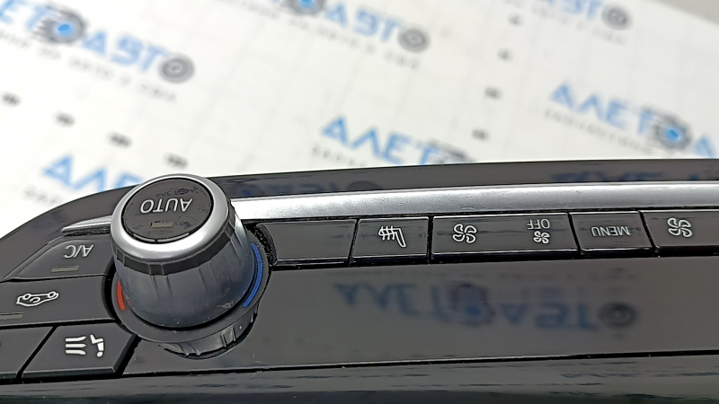 Управление климат-контролем и магнитолой BMW 5 G30 17-22 auto, dual zone, под подогрев сидений, без CD привода царапины, вздулся хром
