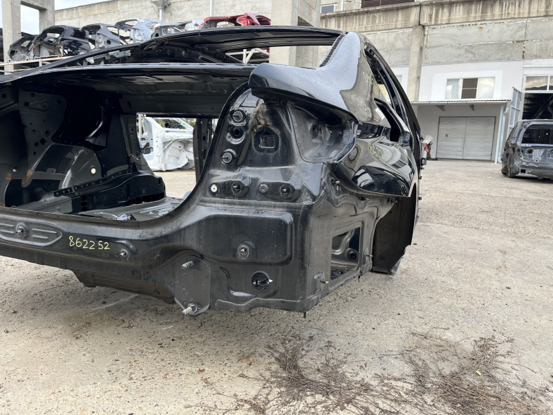 Задняя правая часть кузова BMW 5 G30, состояние со следами эксплуатации.