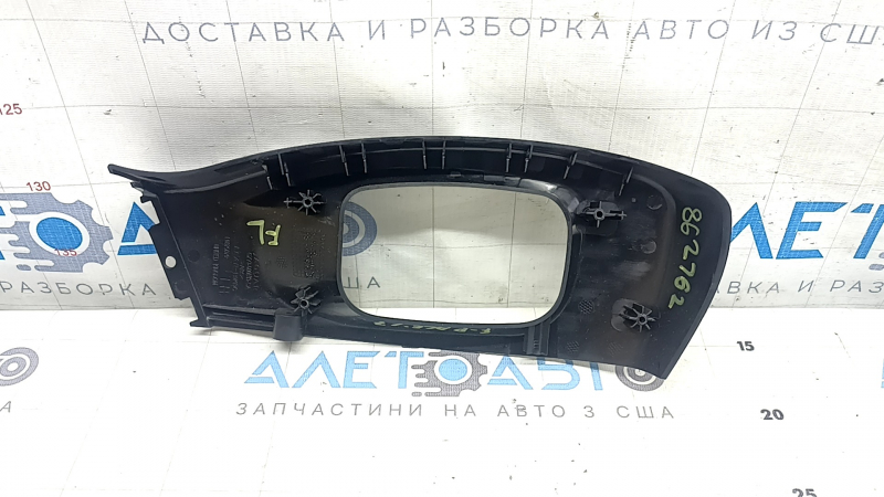 Накладка управления водительским сиденьем Jaguar F-Pace X761 17-20 черная, надломана направляющая