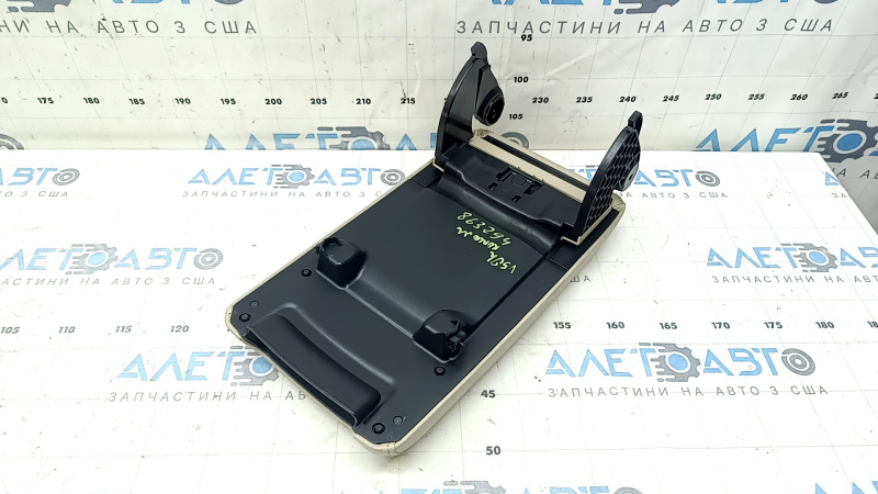 Обратная сторона подлокотника Toyota Camry V50 2012–2014, вид без дефектов