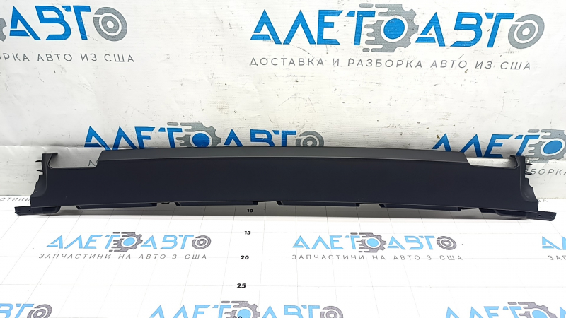 Отделка стоек и проемов для Tesla Model X 2016-2021 с потертостями