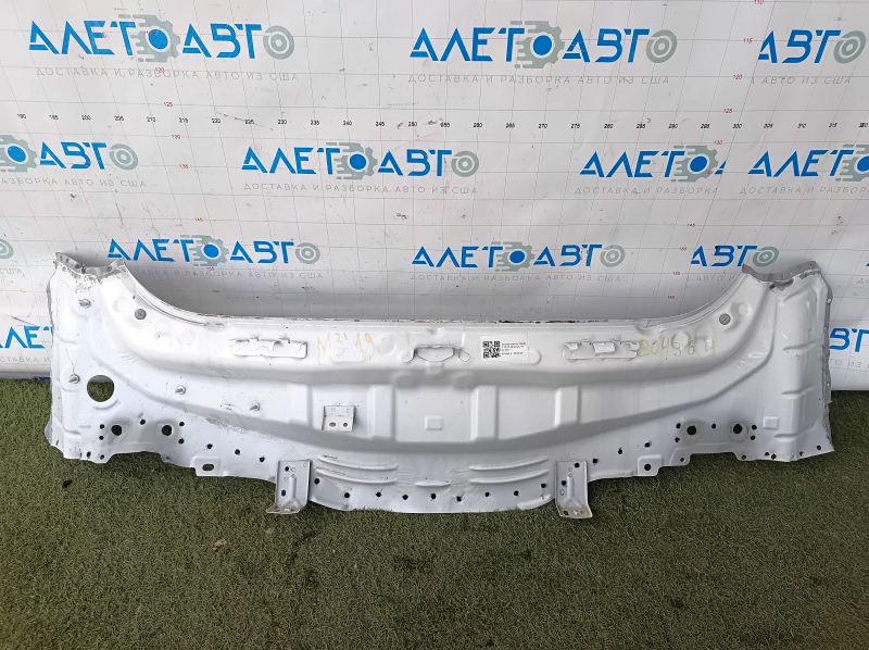 Задняя панель Mazda 3 19-26 4d белая, высверлена