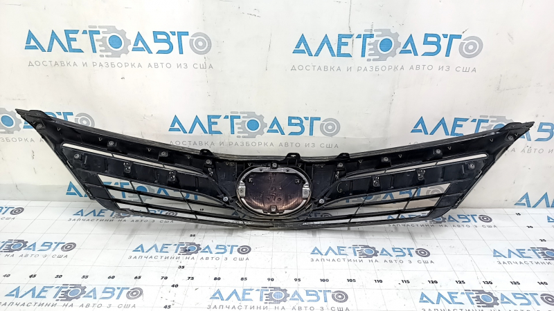 Решетка радиатора grill со значком Toyota Camry v50 12-14 hybrid usa LE XLE, песок, тычки