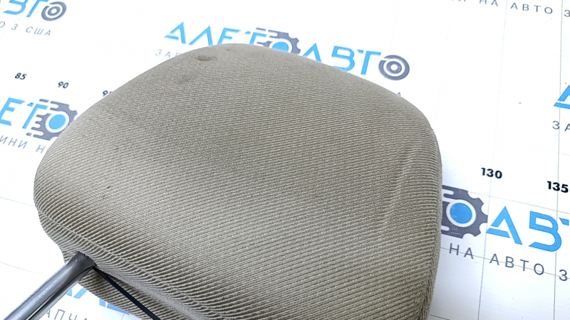 Подголовник передний правый Toyota Camry v50 12-14 ткань, бежевый, под химчистку, примят