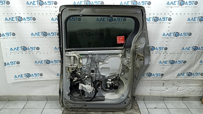 Дверь в сборе задняя правая Toyota Sienna 21-26 keyless, тонировка, серебро 1J9