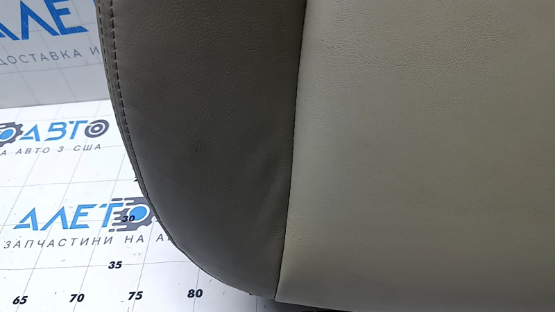 Обшивка подушки пассажирского сиденья Toyota Prius V 12-14 кожа, серая, подогрев, замята