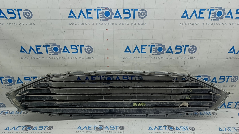 Решетка радиатора grill в сборе с обрамлением Ford Fusion mk5 19-20 хром, песок
