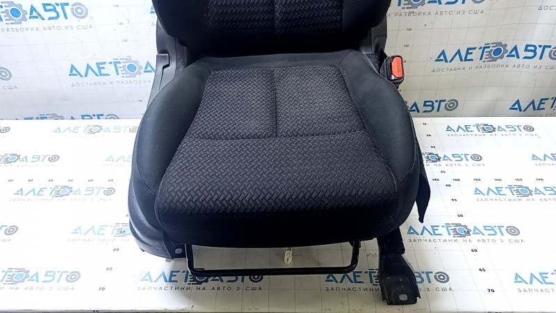 Пассажирское сиденье Mitsubishi Eclipse Cross 18-20 без airbag, механическое, ткань, черная