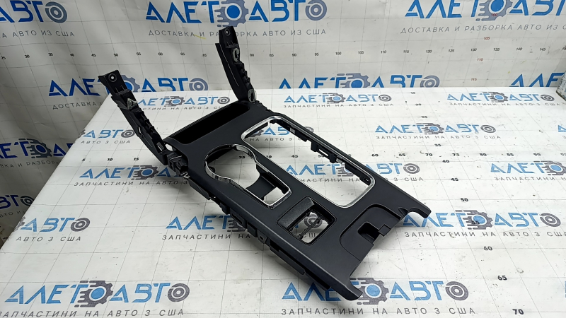 Накладка центральной консоли Ford Fusion mk5 17-20 в сборе, царапины на хроме