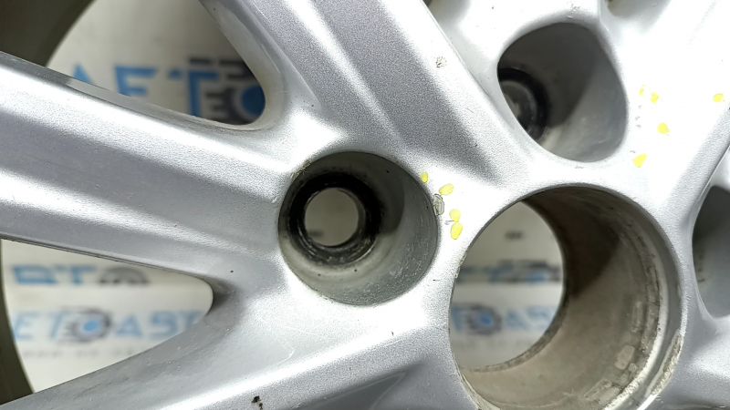 Боковой ракурс с отметками на диске, подходящий для Toyota Camry 2012-2014.