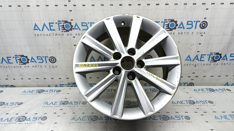 Форточка с колёсами для Toyota Camry 2012-2014, жёсткие дефекты на внешней стороне.