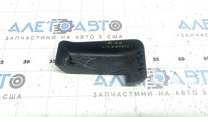 Заглушка салазки 3-го ряда сидений правая Toyota Sienna 21-26 черная