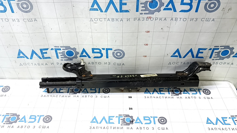 Салазка пассажирского сиденья правая Toyota Camry v50 12-14 механическая, с датчиком, без каркаса