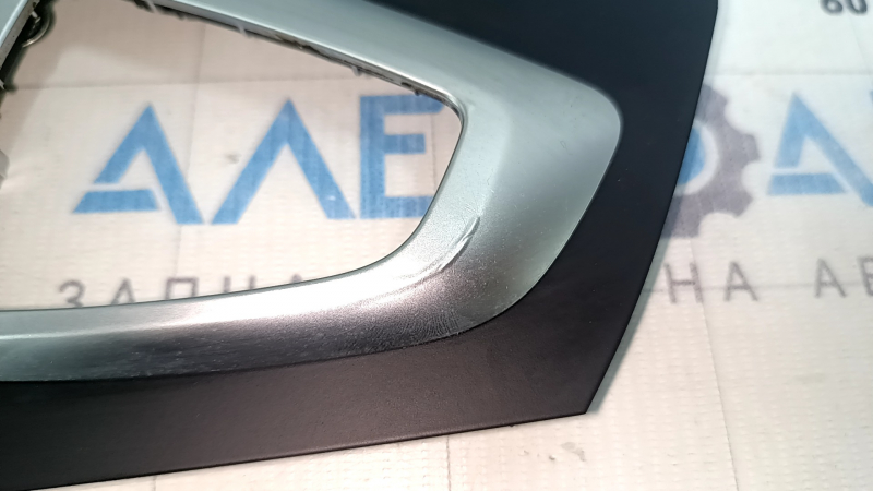 Накладка на шифтер АКПП BMW 3 F30 12-18 черная с хром, вздулся хром, царапины