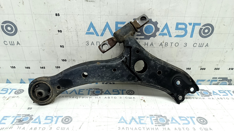 Рычаг нижний передний левый Toyota Camry v50 12-14 usa, микротрещины С/Б