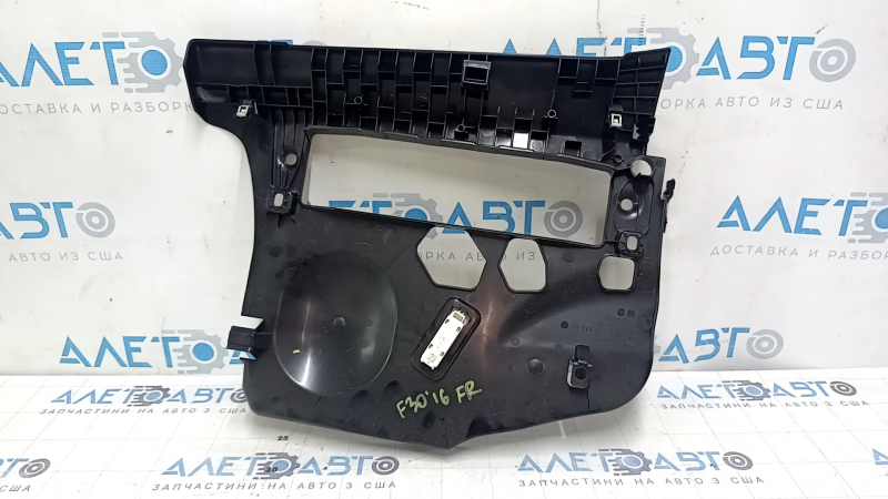 Накладка колени пасажира BMW 3 F30 12-18 черная, без прикуривателя, с подсветкой