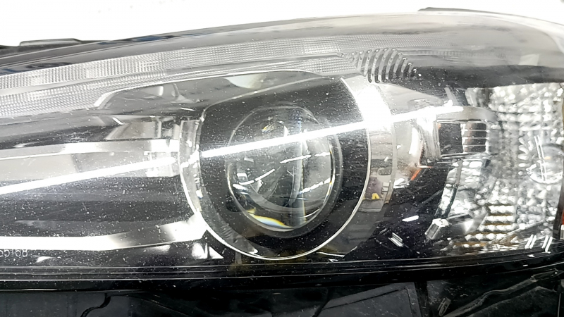 Фара передняя левая в сборе Mazda 6 18-21 usa LED без AFS, полез лак, под полировку, царапина