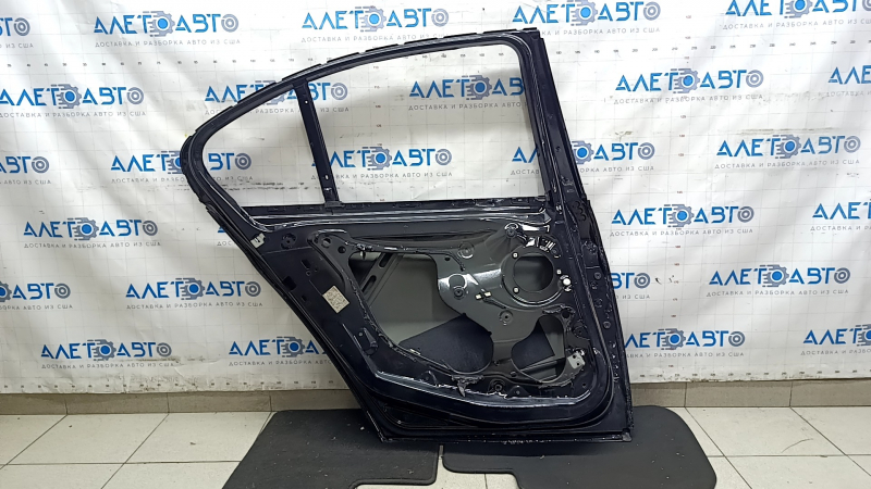Дверь голая задняя левая BMW 3 F30 12-18 черный 475, царапины