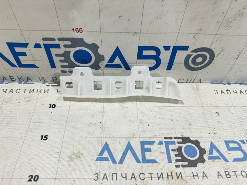 Крепление переднего бампера на крыло левое Ford Escape MK3 13-16 дорест