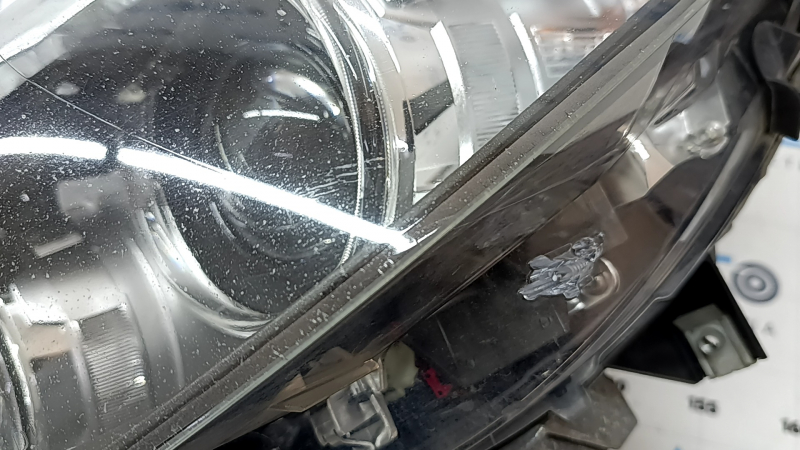 Фара передняя левая в сборе BMW 5 F10 14-16 ксенон, под полировку, царапина