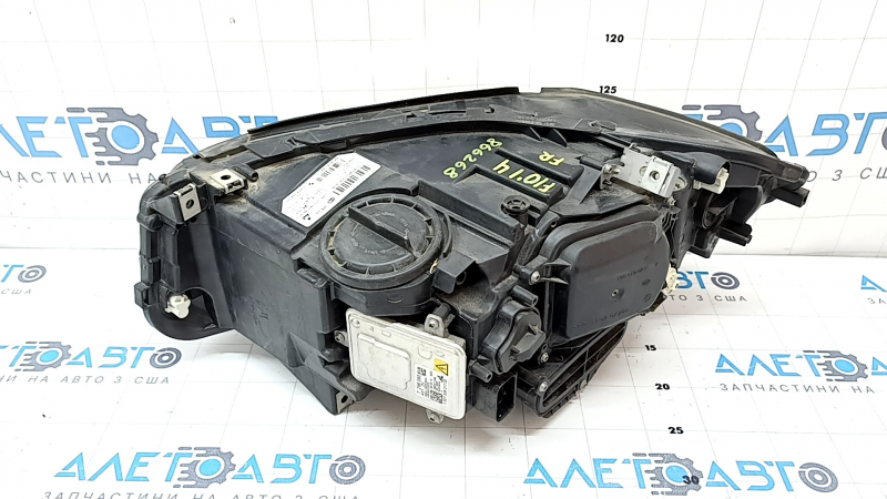 Задняя часть фары BMW 5 F10 14-16 с оригинальными номерами и обозначениями.