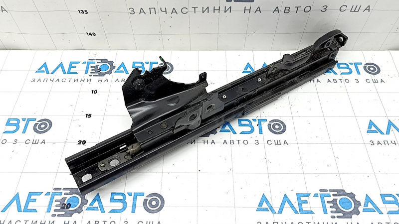 Салазка пассажирского сиденья левая BMW 5 F10 11-16 без каркаса