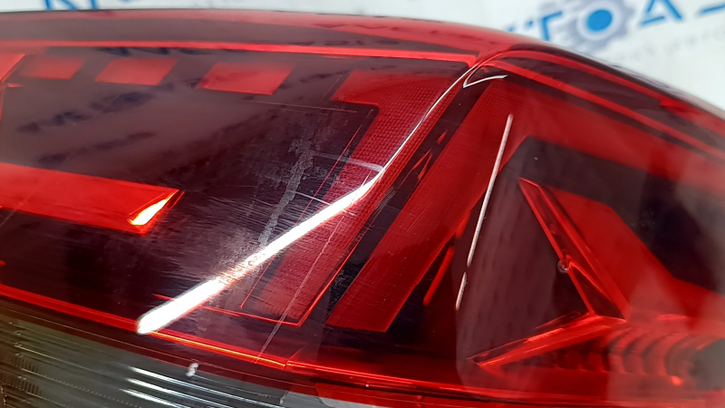 Фонарь внешний крыло левый VW Atlas 24-26 LED с хром молдингом, царапины