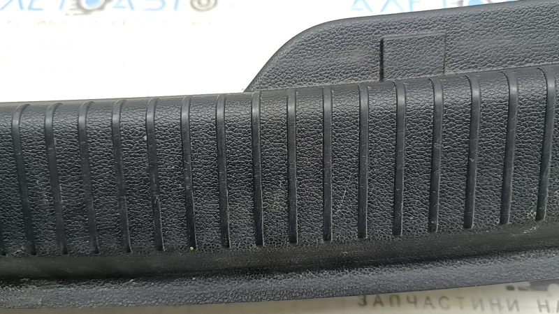 Накладка проема багажника VW Atlas 18-26 черная, царапины, потерта