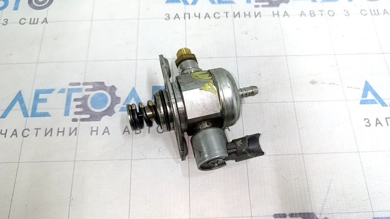 Топливный насос высокого давления ТНВД Audi A4 B9 17-20 2.0T сломана фишка