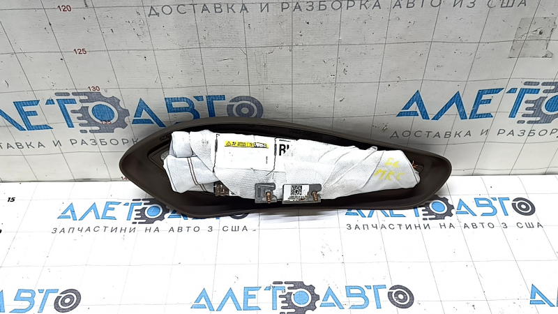 Подушка безопасности для Lincoln MKC 2015-2019, вид с задней стороны, все комплектующие на месте.