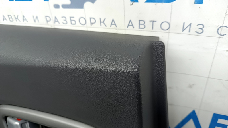 Обшивка двери карточка задняя левая Kia Niro 17-22 HEV, PHEV серая, матовая серая вставка, подлокотник резина, без подогрева, царапины, без заглушки ручки