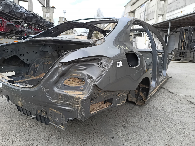 Четверть крыло задняя правая Mercedes C-class W205 15-21 на кузове, графит
