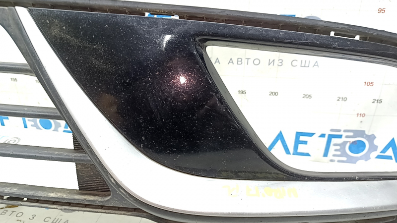 Нижняя решетка переднего бампера Kia Niro 17-19 HEV, PHEV без птф, без радара, песок, царапины