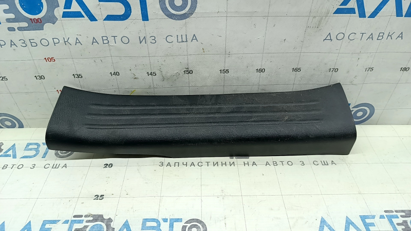Накладка порога задняя левая Mazda CX-5 17-25 черная, царапины