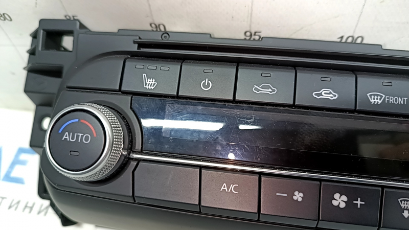 Управление климат-контролем Mazda CX-5 22-24 auto, dual zone, с подогревом сидений, царапины на стекле