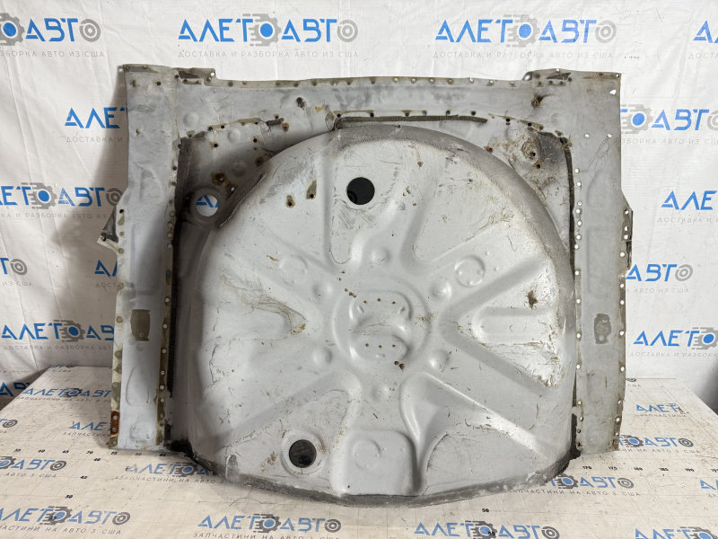 Корыто багажника Toyota Prius V 12-17