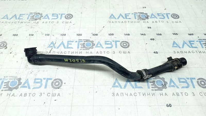 Патрубок системы охлаждения Mercedes C-class W205 300 19-21 пластик