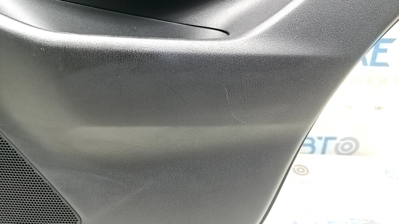 Царапины на подлокотнике обшивки двери назад правой для Mazda CX-5.
