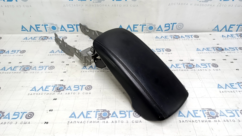 Подлокотник Lincoln MKC 15-19 кожа черная, царапины